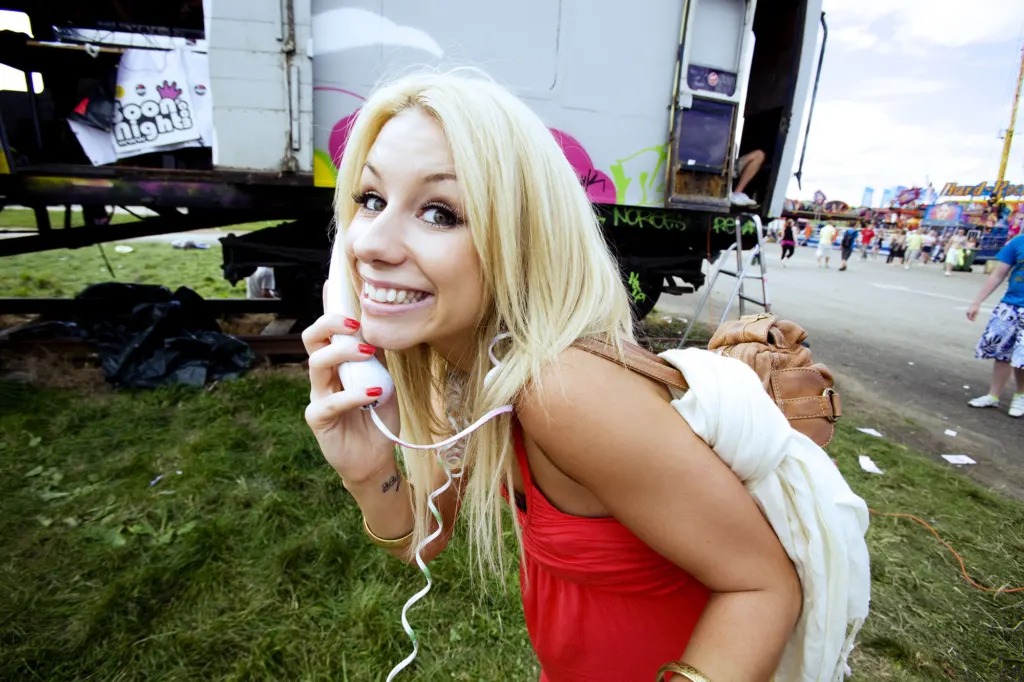Festivalgoers and atmosphere at Global Gathering 2009